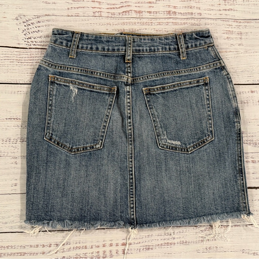 Y2K Old Navy Women’s Sz 2 Mini Skirt Denim Jean Paneled Front Raw Hem Distressed - Picture 6 of 6